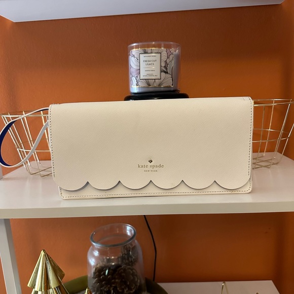 KATE SPADE Lily Ave Kiki White Clutch (NWOT) - Picture 4 of 14